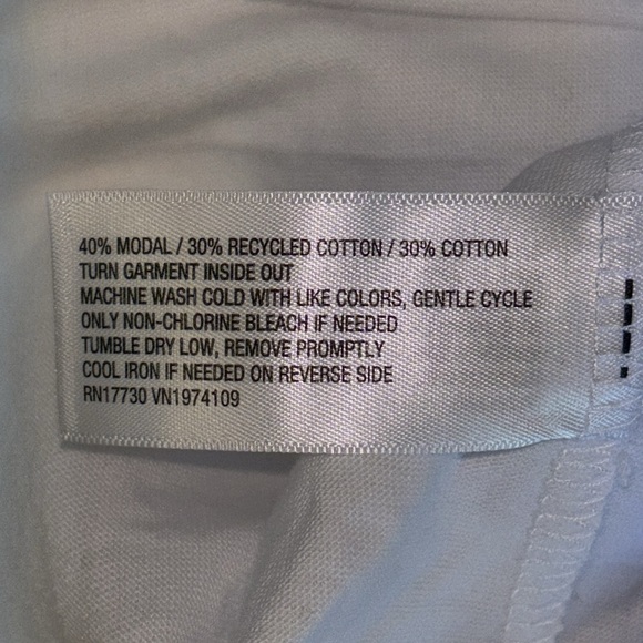 NWT Maternity Shirt Sleeve Crewneck T-shirt - Picture 5 of 5